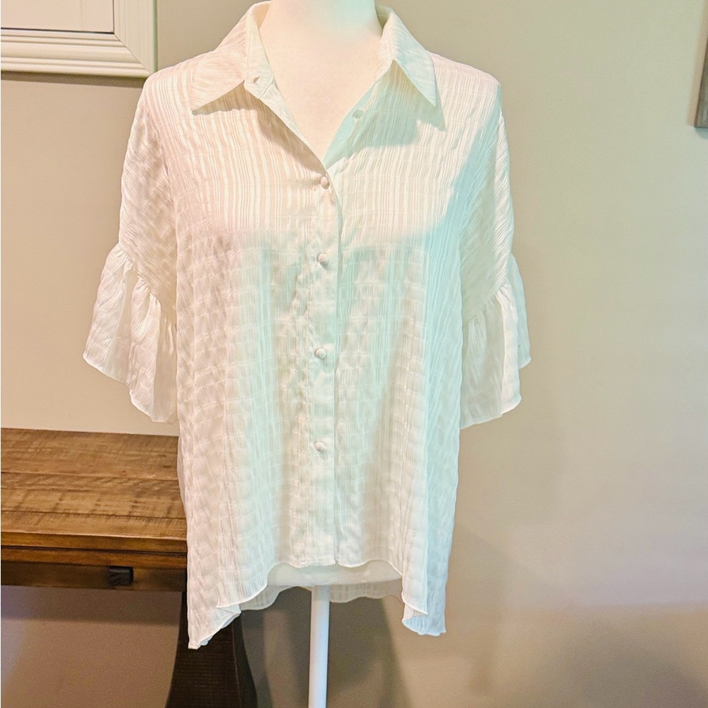 Alice + Olivia White Textured Button-Front Ruffle Sleeve Blouse